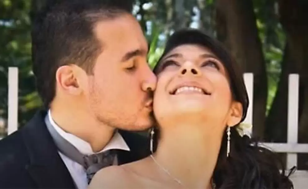 Un ateo movido por el amor de una mujer encuentra a Dios en el confesionario