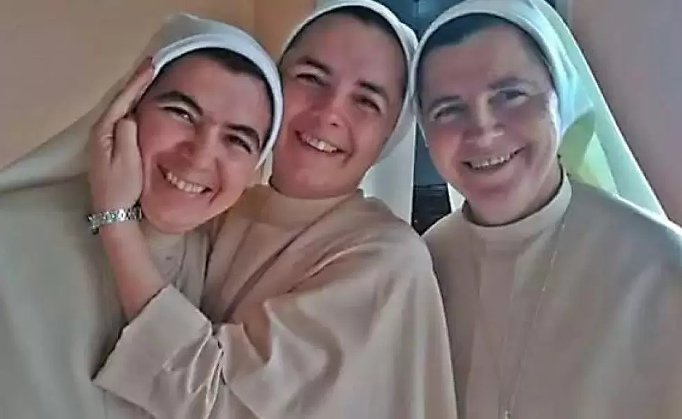 Tres hermanas deciden ser esposas de Cristo en la misma orden religiosa