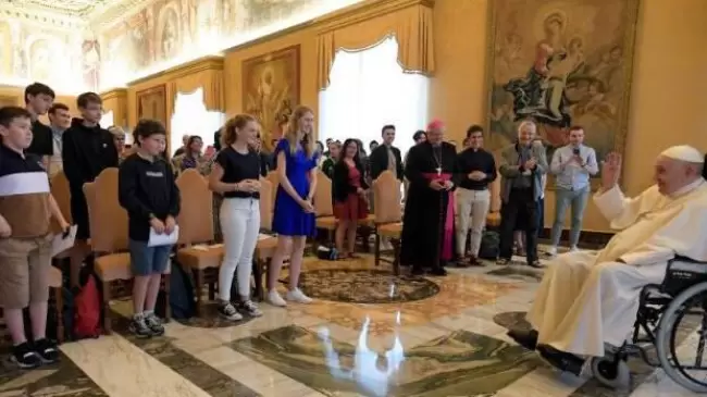 El Papa Francisco propone a los jvenes basar su vida en las tres E: Evangelio, Eucarista y Evangelizacin