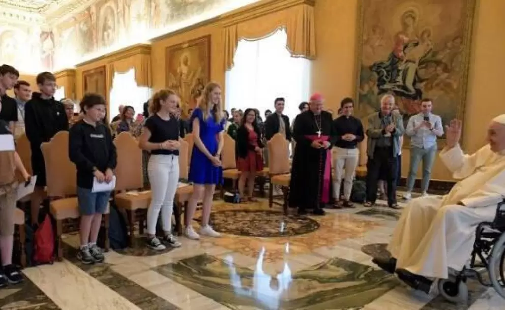 El Papa Francisco propone a los jóvenes basar su vida “en las tres E: Evangelio, Eucaristía y Evangelización”