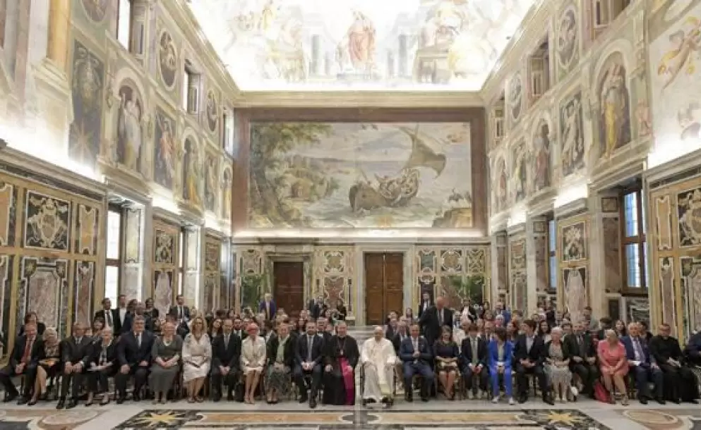 El Papa pone de relieve la “escasez de nacimientos” y la “plaga” de la pornografía: “¡Tengan cuidado, es muy grave!”