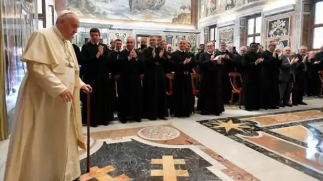 El Papa interrumpe descanso para aconsejar sobre carisma, evangelizacin, Ucrania y reitera tolerancia cero a los abusos