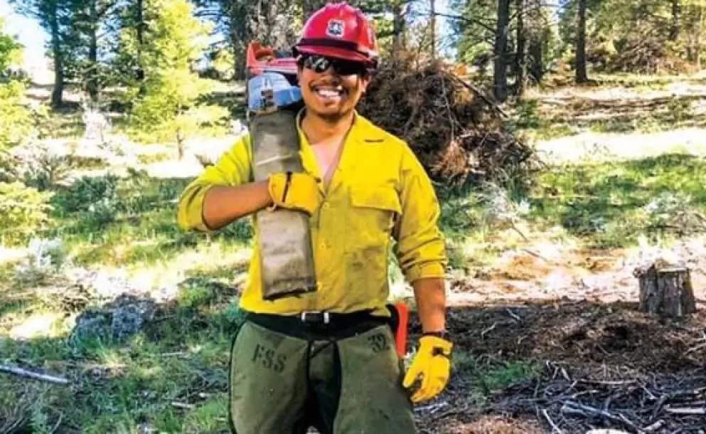 Rezar el rosario salvó a los bomberos rodeados por un voraz incendio en Scarface Mountain