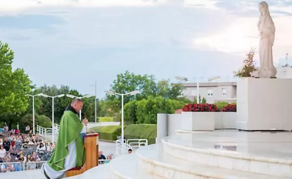 Fray Danko Perutina, testigo predilecto de la Virgen de Medjugorje llega a Chile para predicar retiro