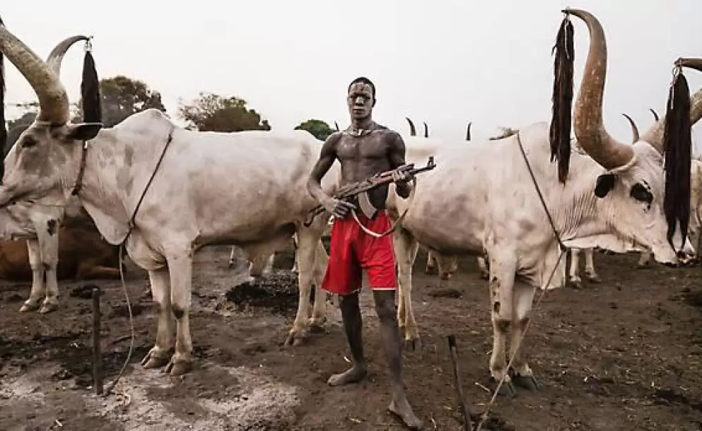 En una cultura donde las vacas valen ms que las mujeres, una monja irlandesa difunde la fe y educa a las nias