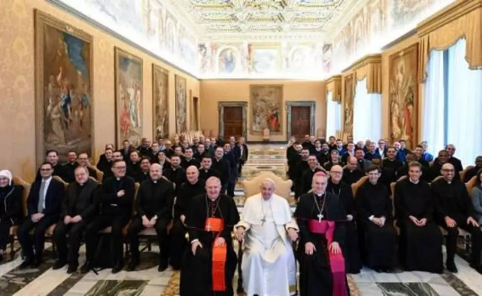 EL Papa alienta una liturgia que “lleve al pueblo a Cristo” que toque “el corazón y la existencia del pueblo de Dios”