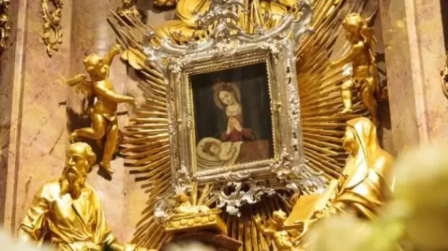 Imagen de la Virgen Mara llora lgrimas de sangre el da de San Patricio. Lo testifican luteranos, calvinistas y un rabino