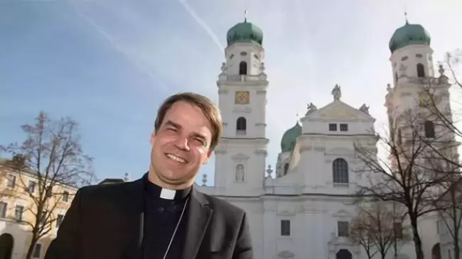 Creer y rezar: La nueva evangelizacin que propone desde Passau Monseor Stefan Oster