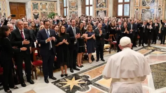 El Papa Francisco alienta a los empresarios: Sean como los primeros seguidores de Jess, constructores de redes!
