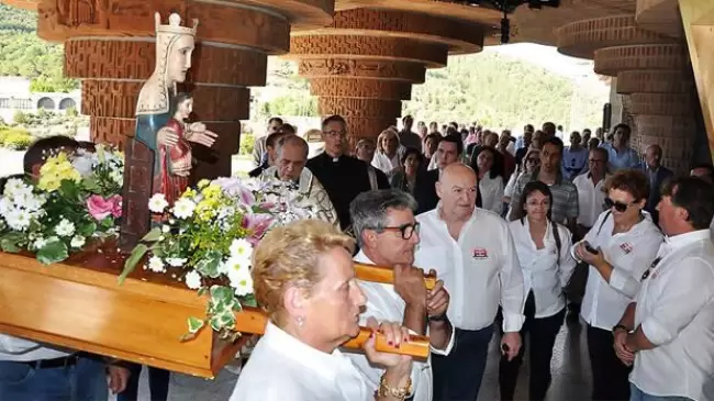 Publicidad de Rutas Marianas: estn acaso vaciando de su hondo sentido espiritual cristiano los santuarios de la Virgen?