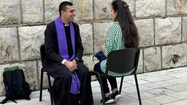 Un impactante encuentro con Dios en el Santsimo llev al sacerdocio a un joven rumbero y rebelde