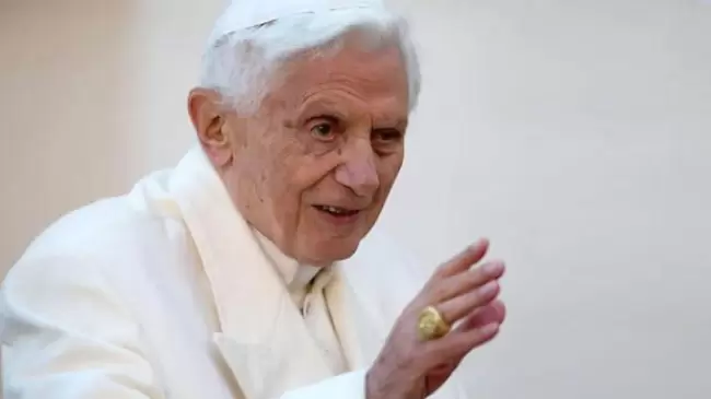 Benedicto XVI a un ao de su pascua: Revelan 100 homilas inditas grabadas por sus cuidadoras