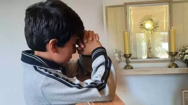 Felipe adorando a Dios