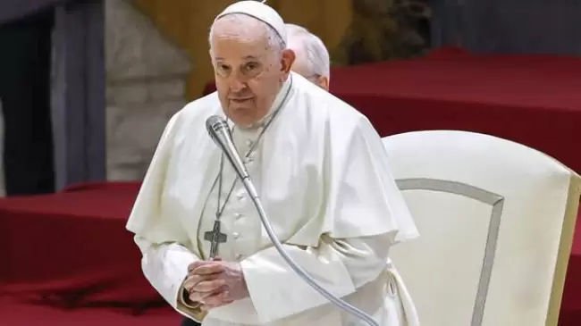 Impacto: El Papa Francisco autoriza la bendicin de parejas en situacin irregular y de parejas del mismo sexo