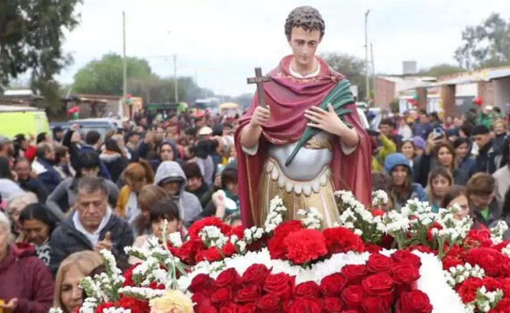 La vida de este popular santo (que no es santo) es una interrogante. Pero ante asuntos urgentes miles acuden a l