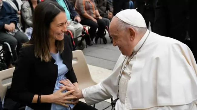 Una poderosa esperanza proclama Papa Francisco: La fe nos libera del horror de que todo acaba despus de la muerte!