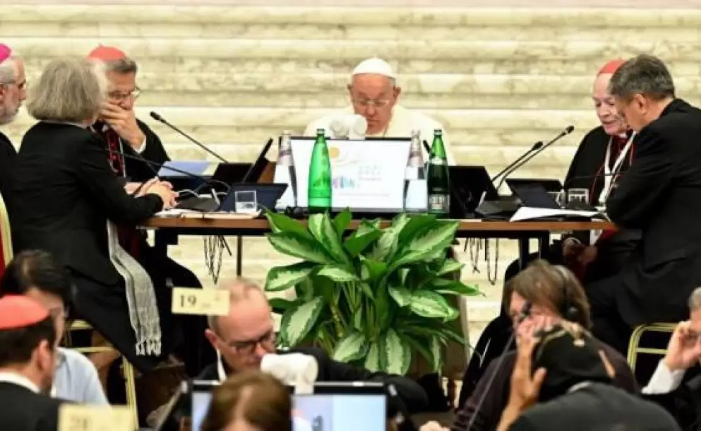 En la reapertura del Snodo el Papa insta a una renovacin de la Iglesia respetando el depsito de la fe y la Tradicin viva"