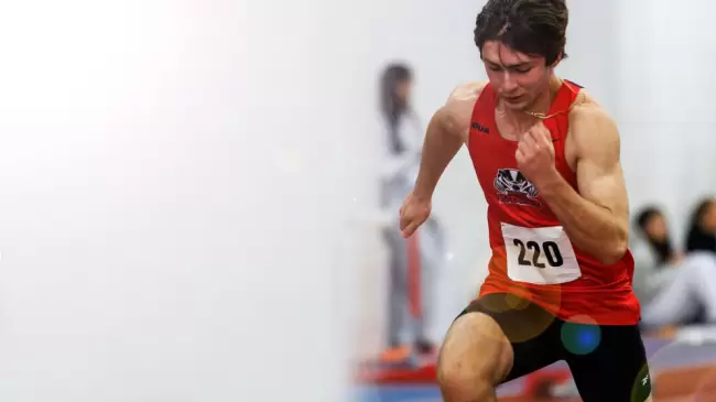 Un joven atleta canadiense impacta en redes con su apasionada declaración de amor a Dios