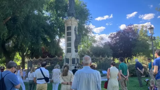 Una historia de amor mariano: 50 aos reunindose cada primer sbado de mes a rezar el rosario!