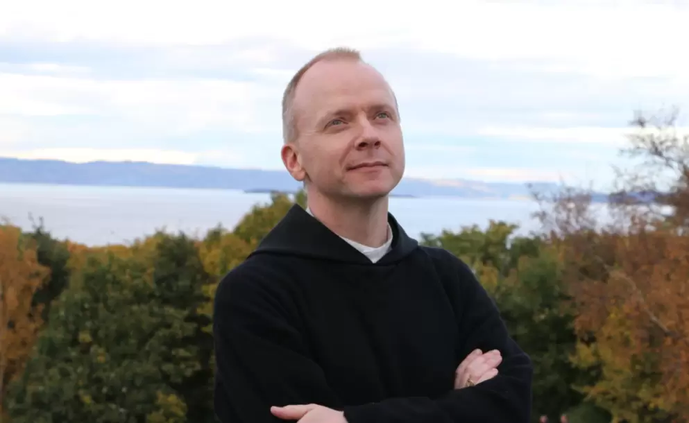 Mons. Eric Varden.