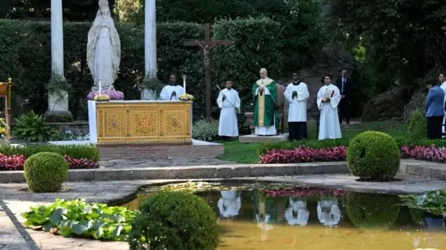 Papa Len XIV pide "rezar por la conversin de quienes no reconocen la urgencia de cuidar la casa comn"