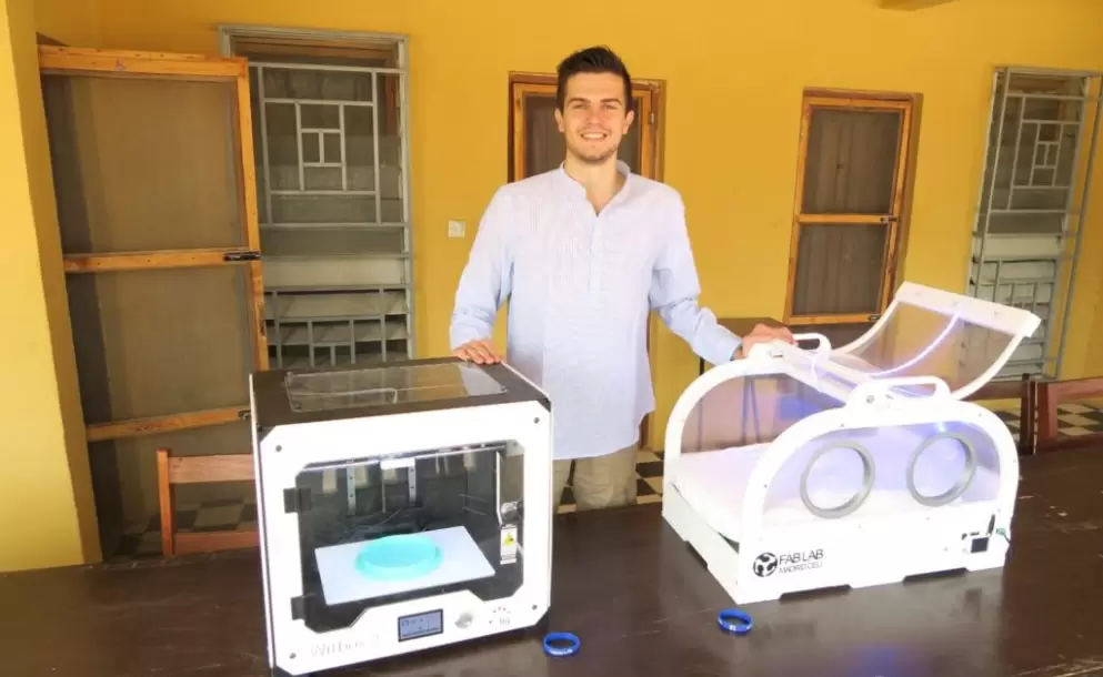 Pablo Snchez Bergasa el joven emprendedor espaol que ha salvado a 4 mil bebs con incubadoras de bajo coste