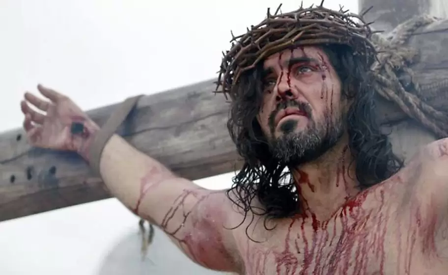 juliano cazarre interpreta a jesus