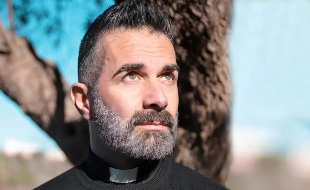 Del amor terrenal a dar testimonio de Dios en redes sociales. La travesía de padre Cosimo