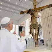 El Papa Len XIV impacta al revelar lo que implica el "fuerte grito" que Jess dio en la cruz al expirar