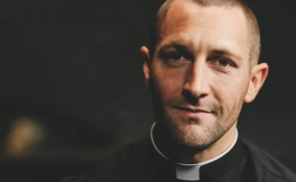Nuevo estudio señala que los sacerdotes norteamericanos desconfían de sus obispos y están en alto riesgo por 'burnout'