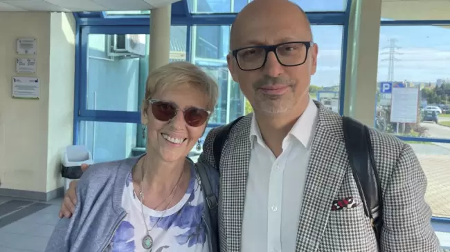 Krystyna Borowczyk y su amigo Milosz Greszta.