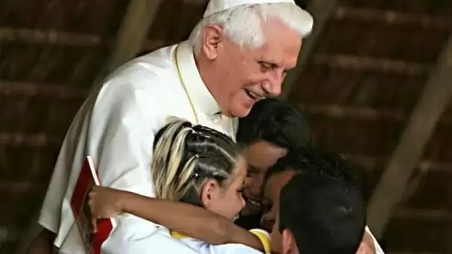 La vida ntima de Benedicto XVI