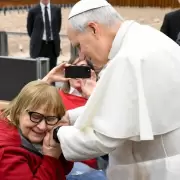 Al "Dios amor" se llega "amando al hermano de carne y hueso", alienta Papa Le�n XIV