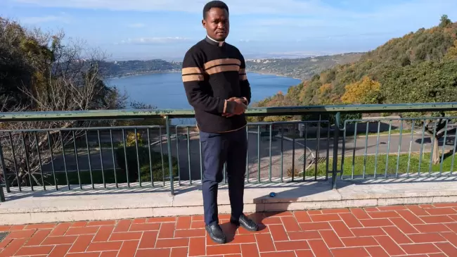 La clave de c�mo un ni�o hu�rfano, asediado por el genocidio, abraz� la alegr�a de la fe siendo siervo de Cristo