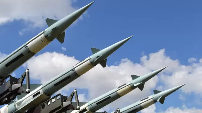 La carrera armament�stica, la realidad de las cifras y la urgencia de la paz