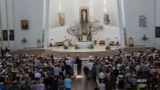 �Alegr�a! En la "Hora de la Misericordia" Jes�s salva a pecadores y descartados del mundo