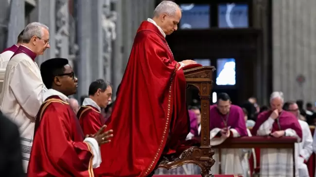 �nete a orar en l�nea con el Papa Le�n XIV. Vigilia de Oraci�n por la Paz del Mundo