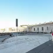 El Papa Le�n habla en�rgico al concluir el Rosario por la Paz: "La guerra divide, la esperanza une. La prepotencia pisotea, el amor levanta"