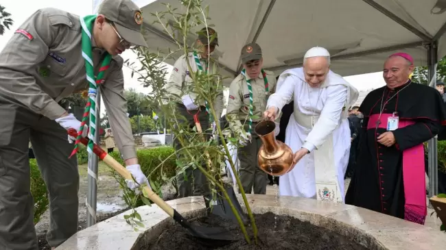 Pedro regresa a �frica, misionero de la paz