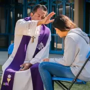 Los cat�licos ya no acuden a confesarse, aunque desean hacerlo. Estudio reciente devela los por qu�