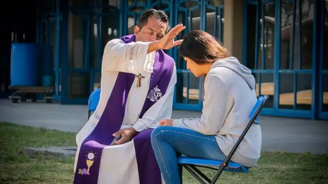 Los cat�licos ya no acuden a confesarse, aunque desean hacerlo. Estudio reciente devela los por qu�