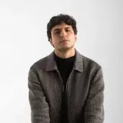 Un retiro de "Vida en el Esp�ritu" puso de rodillas ante Dios al joven escritor e influencer Tom�s P�ramo