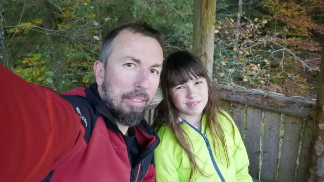 La ni�a Julija y su padre Peter Pogacar en la �ltima foto juntos, del 31 de octubre de 2021.