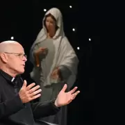 En decisi�n extrema destituyen como exorcista a Stephen Rossetti. El sacerdote reacciona con obediencia y humildad