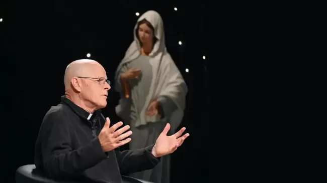 En decisi�n extrema destituyen como exorcista a Stephen Rossetti. El sacerdote reacciona con obediencia y humildad