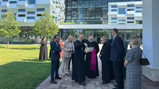 El Santo Padre Le�n XIV env�a al arzobispo Paul Richard Gallagher a Ucrania en misi�n "por una paz justa"
