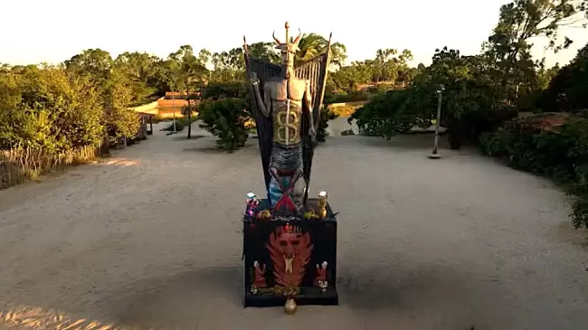 Qui�n est� detr�s de la estatua del diablo de 11 metros en Brasil y cu�l es su prop�sito