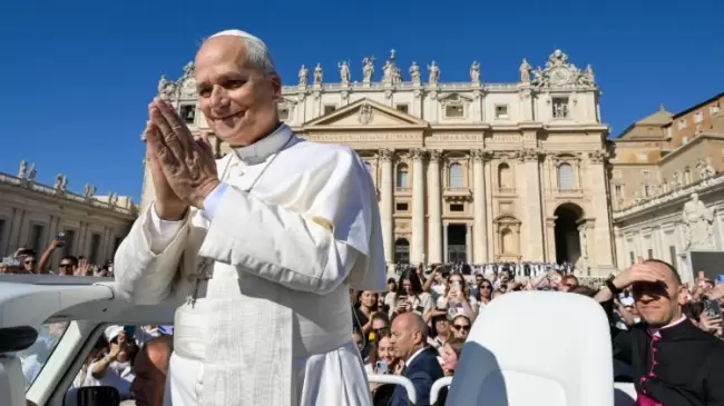 El Papa acoge advertencias de expertos sobre la IA y pide no delegar decisiones humanas a los algoritmos