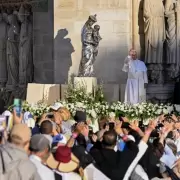 "Sin oraci�n, no amaremos a Dios con amor": La dulce y f�rrea verdad proclamada por el Papa Le�n XIV desde la Catedral de Notre-Dame