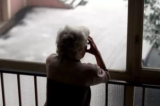 soledad ancianos